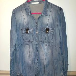 Maurices distressed Jean shirt. Size XL.
